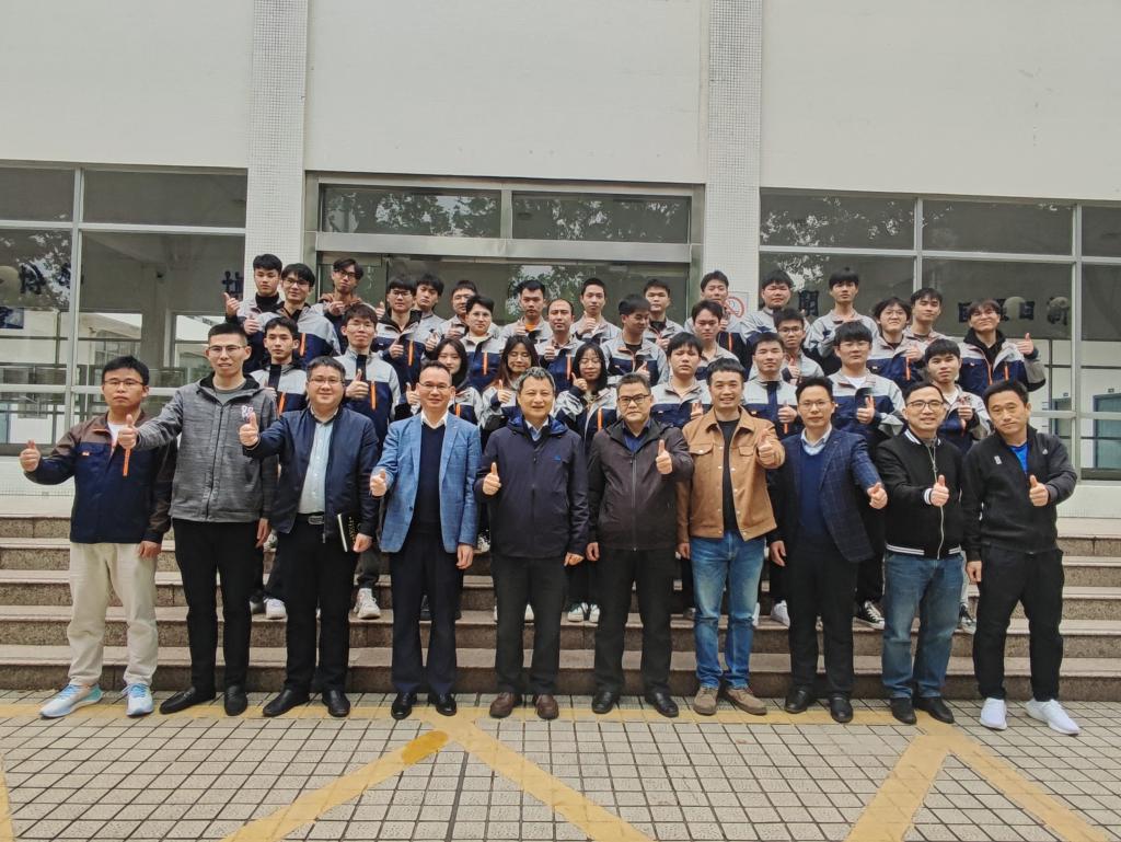 【bv伟德国际体育】李智副董事长率队检查指导汽车后市场产业学院建设工作
